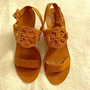 Tory Burch sz 9 wedges